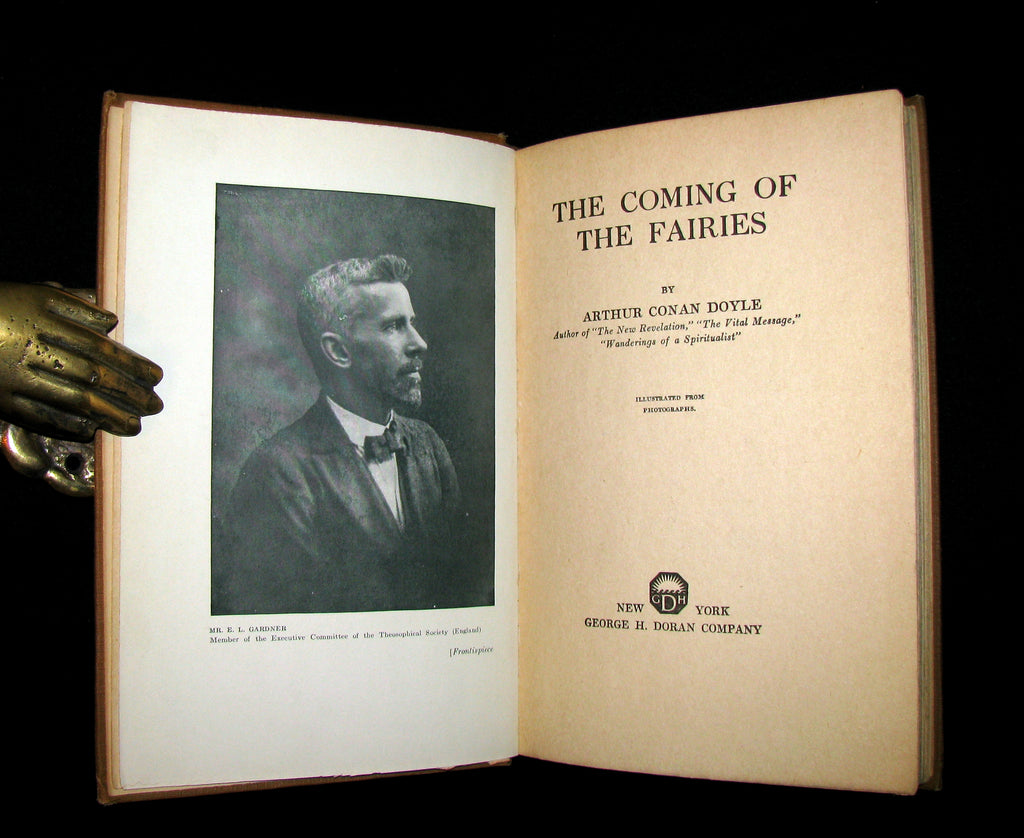 The Coming of the Fairies by Arthur Conan Doyle