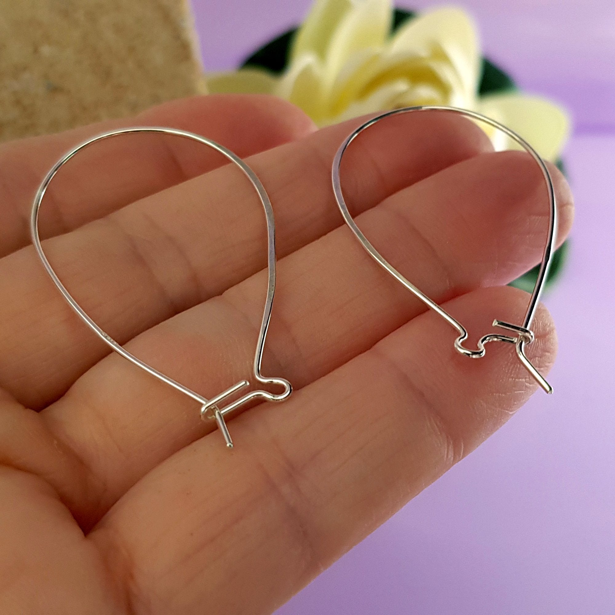 Buy 1 Pair Kidney Ear Wire Lightweight Thin Gauge Wire Earring Wires  Earring Hook Component in Sterling Silver or 14K Gold Filled Online in  India - Etsy