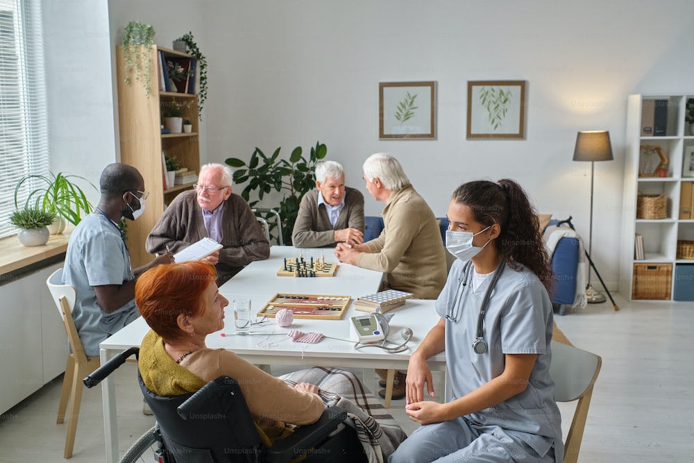 Heimeintritt Umzug Pflegeheim Altersheim planen