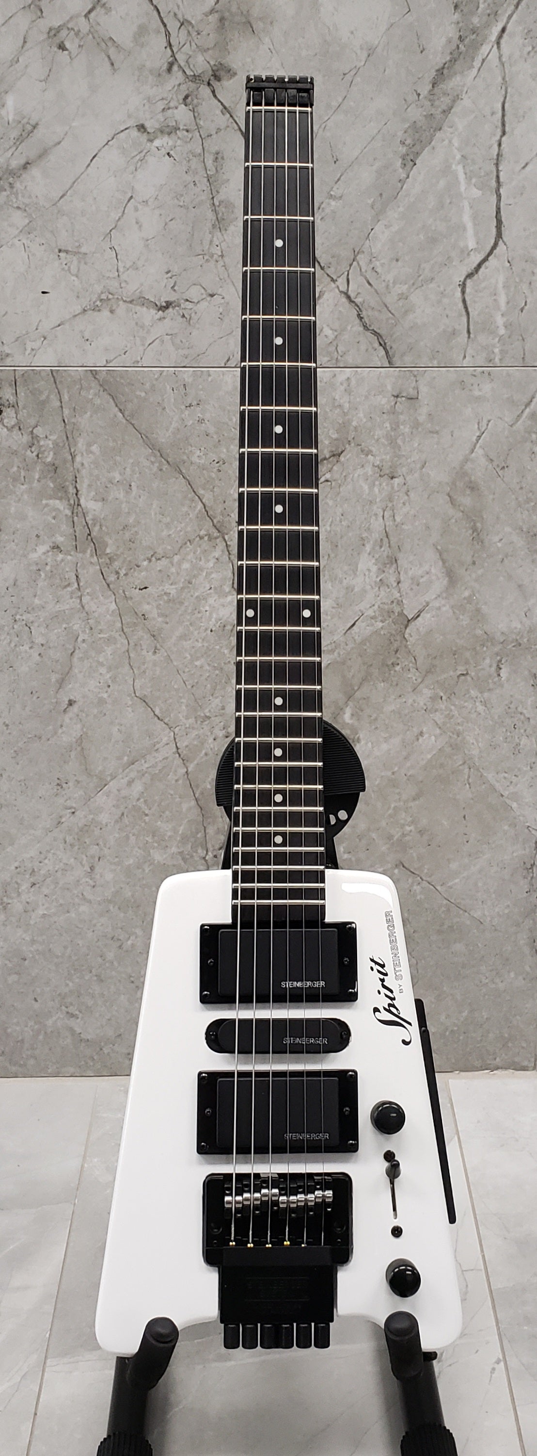Steinberger Spirit GT-PRO Deluxe Electric Guitar with Gigbag - White — L.A.  Music