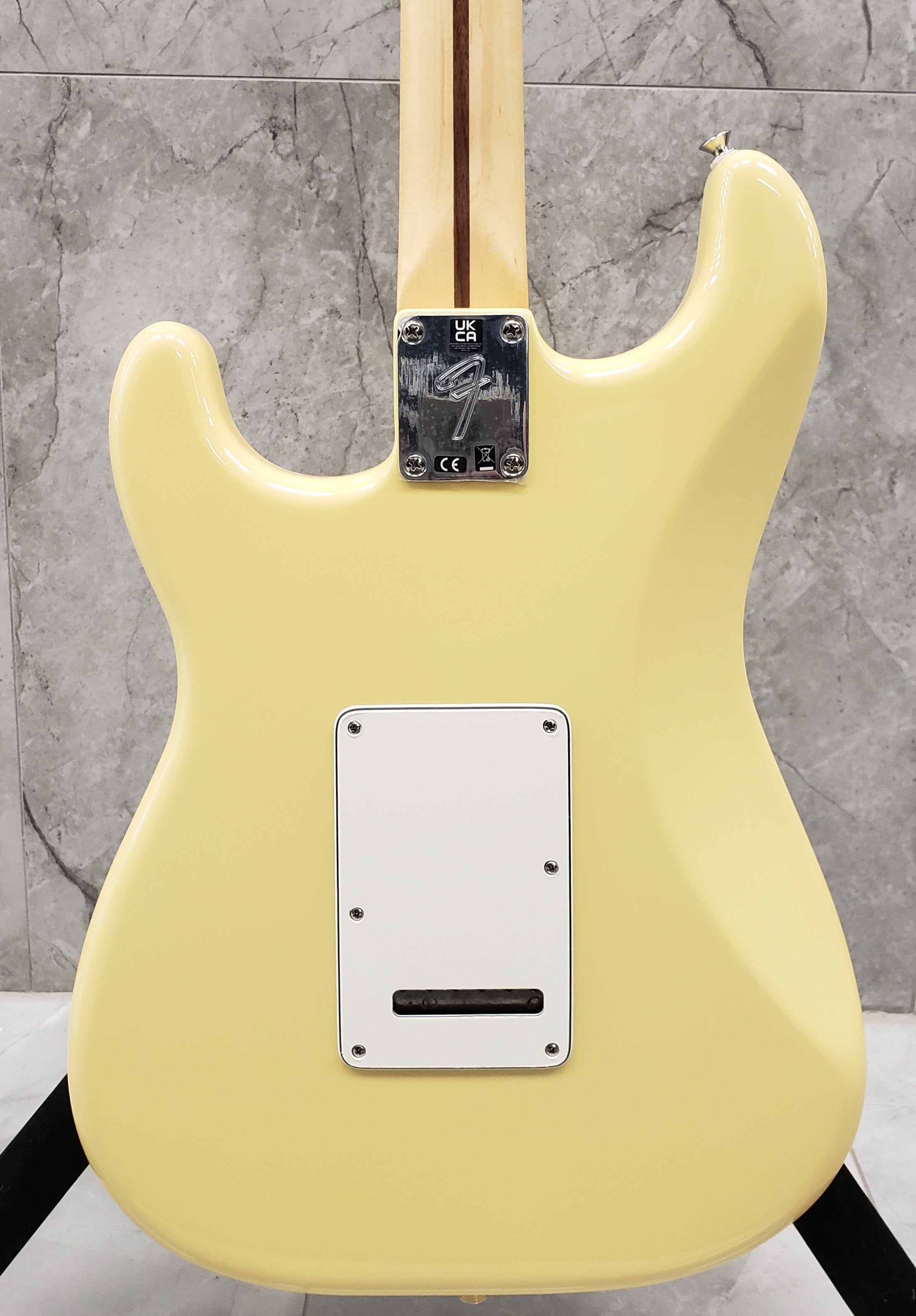 Fender Player Stratocaster, Maple Fingerboard, Buttercream