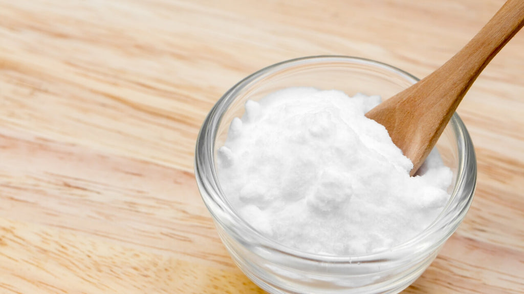 Homemade baking soda room deodorizer with essential oils