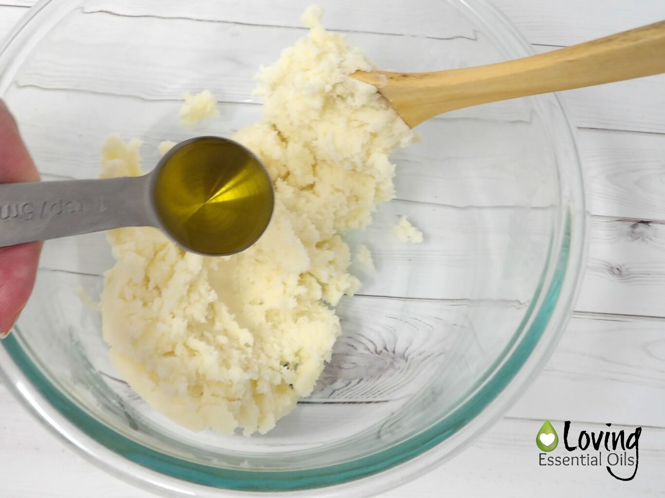 Whipped Shea Butter Recipe by Loving Essential Oils