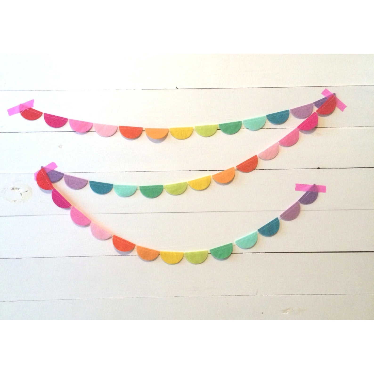 Mini Felt Scalloped Rainbow Garland