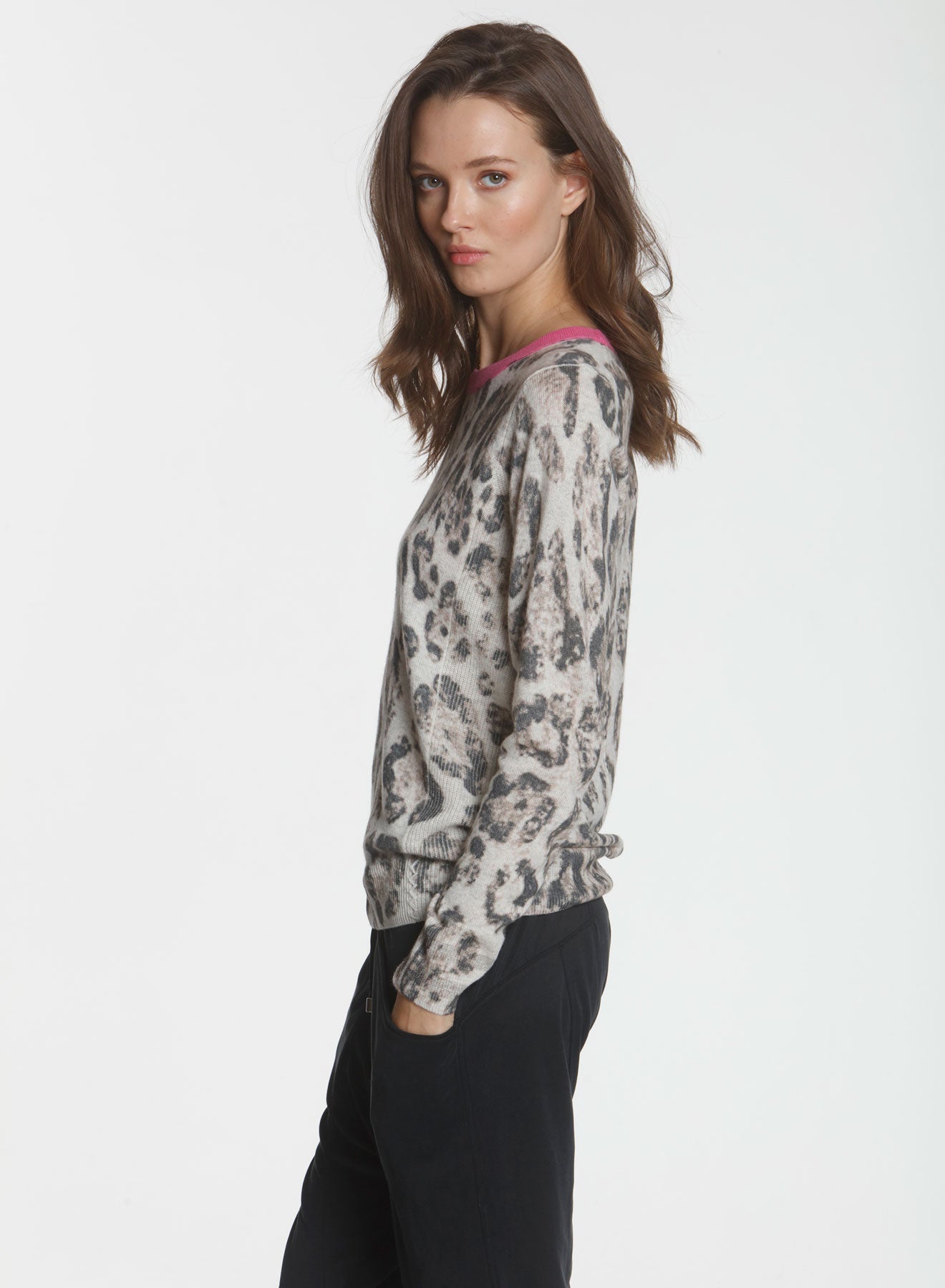 LABEL+thread Women's Cashmere Preppy Panther - Pumice