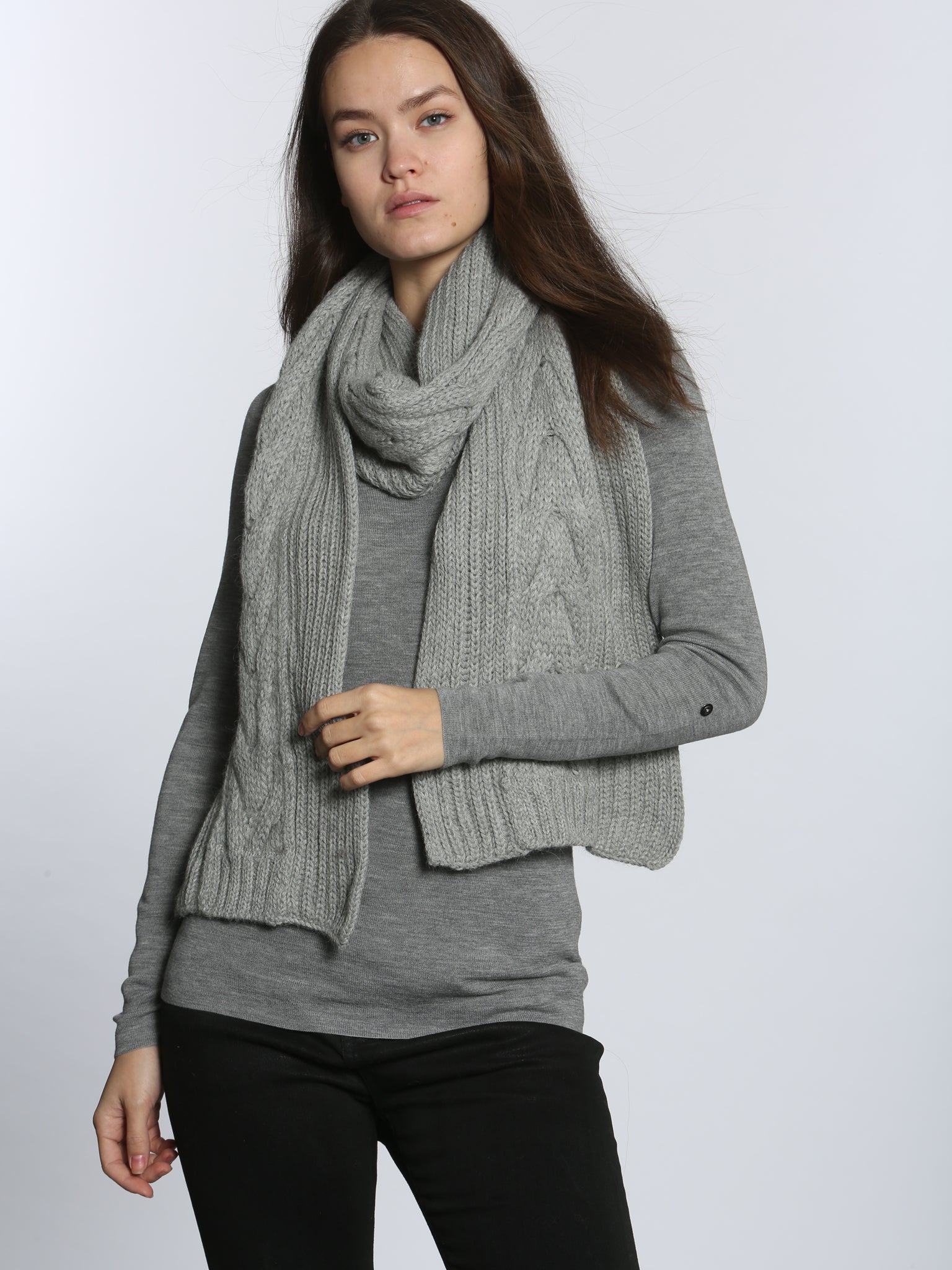 Uni Cable Scarf – LABEL+thread