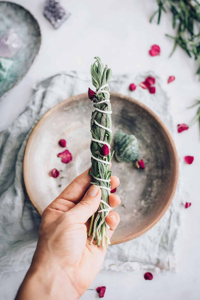 DIY  MAKE YOUR OWN SAGE STICK - Luna & Rose Jewellery