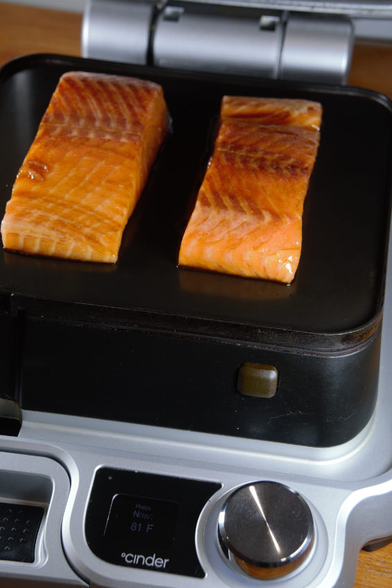 crispy salmon on indoor grill