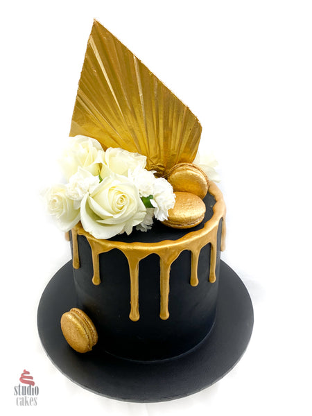 Black and Gold Gatsby Inspired Cake Design by Studio Cakes