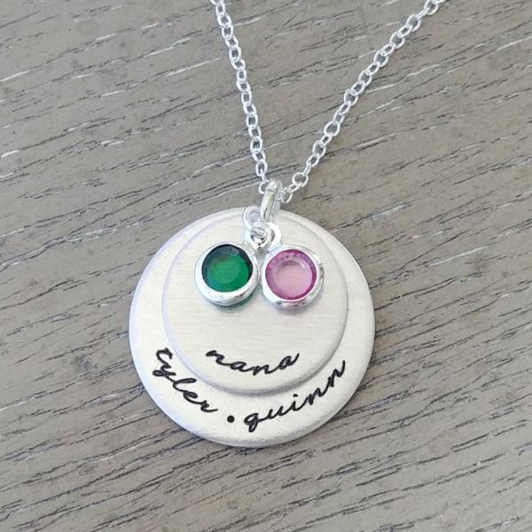 Personalized Grandma Necklace with Grandchildren Names • Christmas Gift for  Grandmother •Granny Gift | Necklace, Personalized grandma necklace, Cute  jewelry