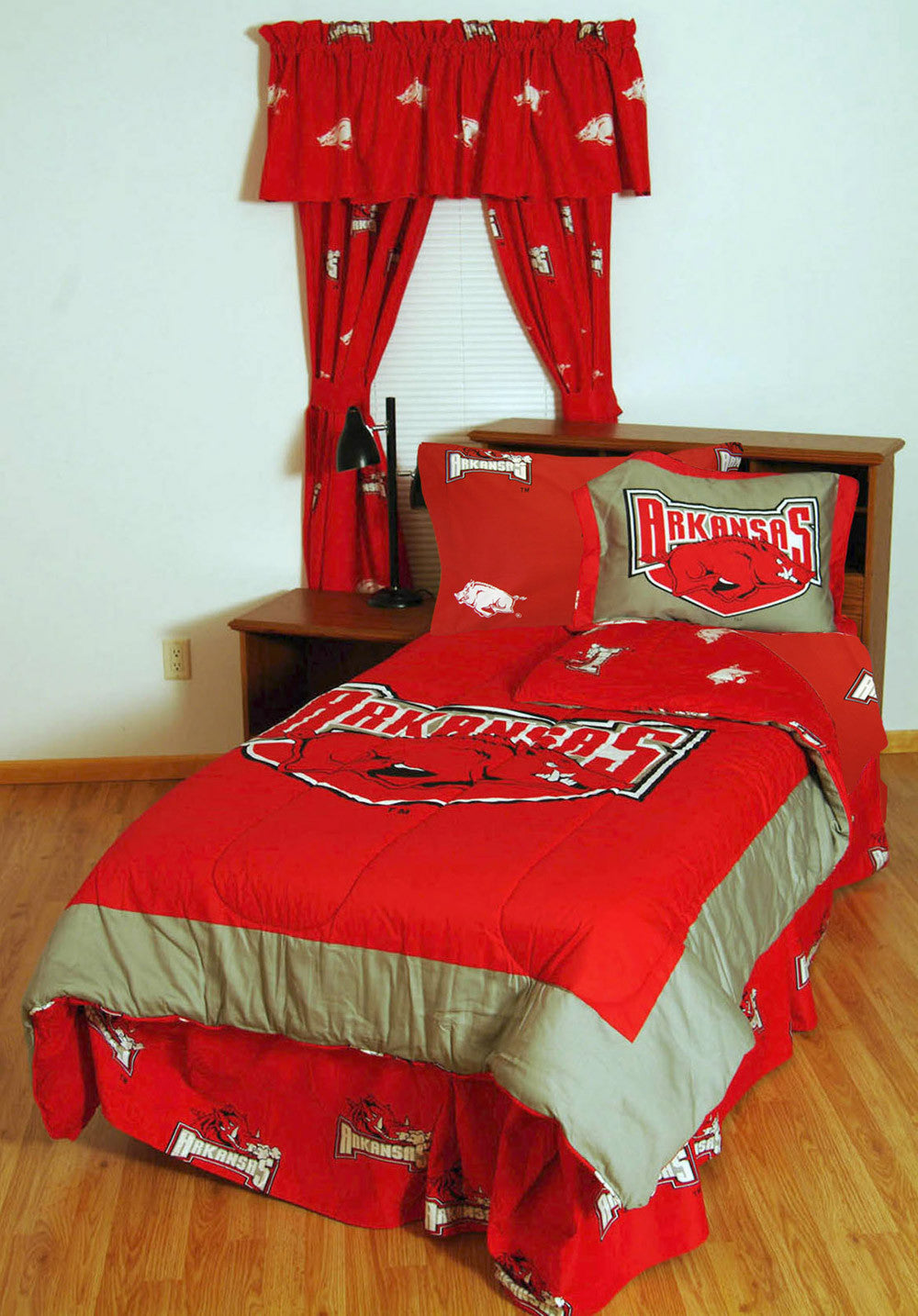 Arkansas Bed In A Bag Queen - With Team Colored Sheets - Arkbbqu By College Covers