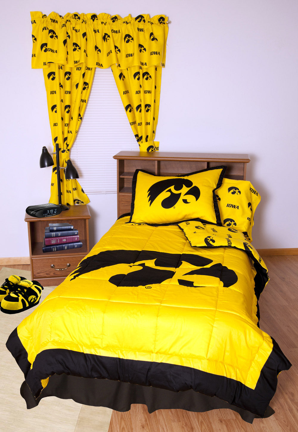 Iowa Bed In A Bag Twin - With Team Colored Sheets - Iowbbtw By College Covers