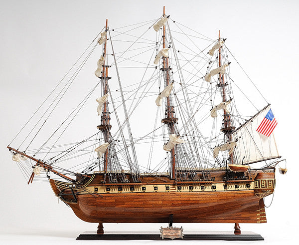 Uss Constitution Exclusive Edition T012