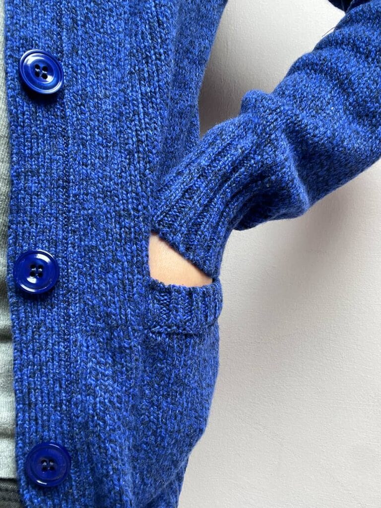 Alva Lambswool Cardigan Blue with pockets