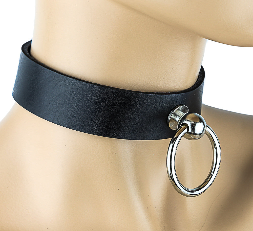 black choker with silver ring