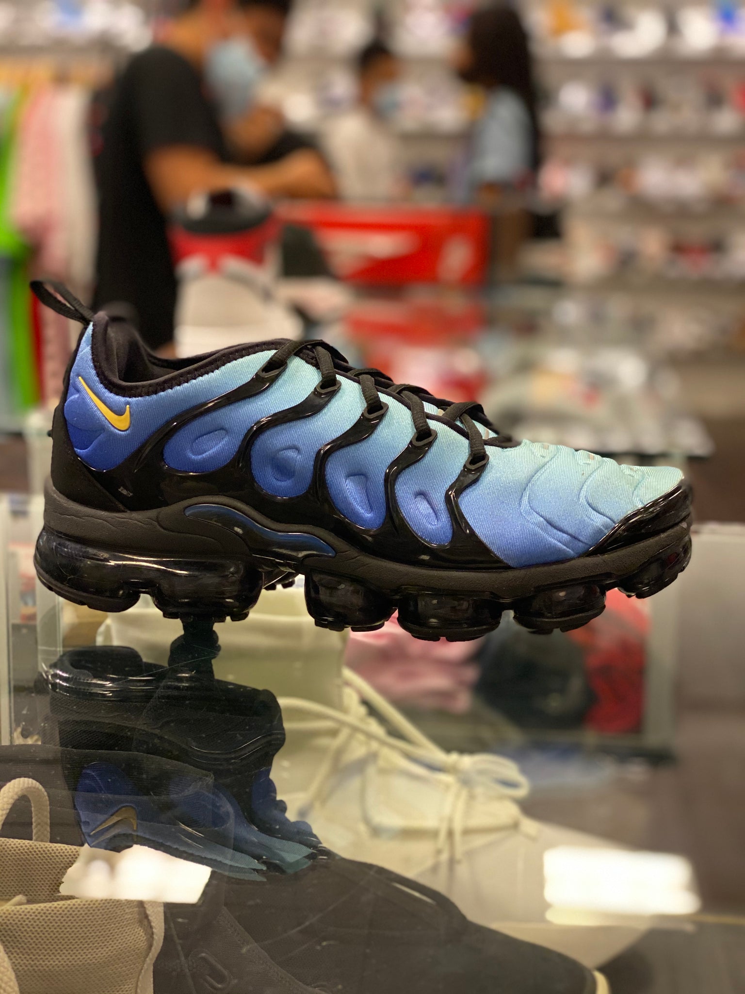 nike vapormax plus hyper blue