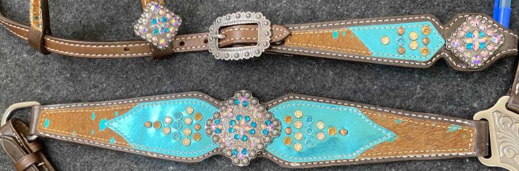 Showman ® Electric Aces One Ear Headstall and Breast Collar Set – Double C  Western Supply