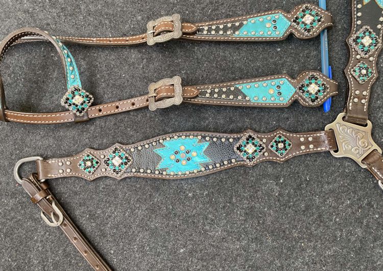 Showman ® Gator print inlay one ear headstall and breast collar