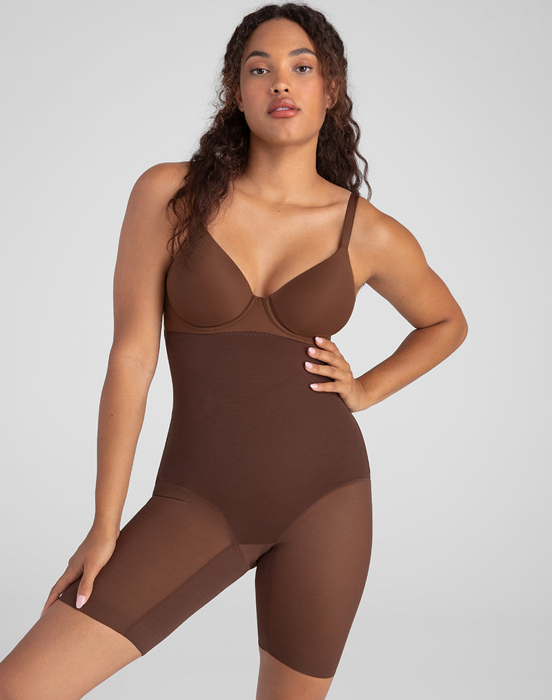 Model Mei wearing SuperPower Short in size Medium and color Mocha, seen from the Front