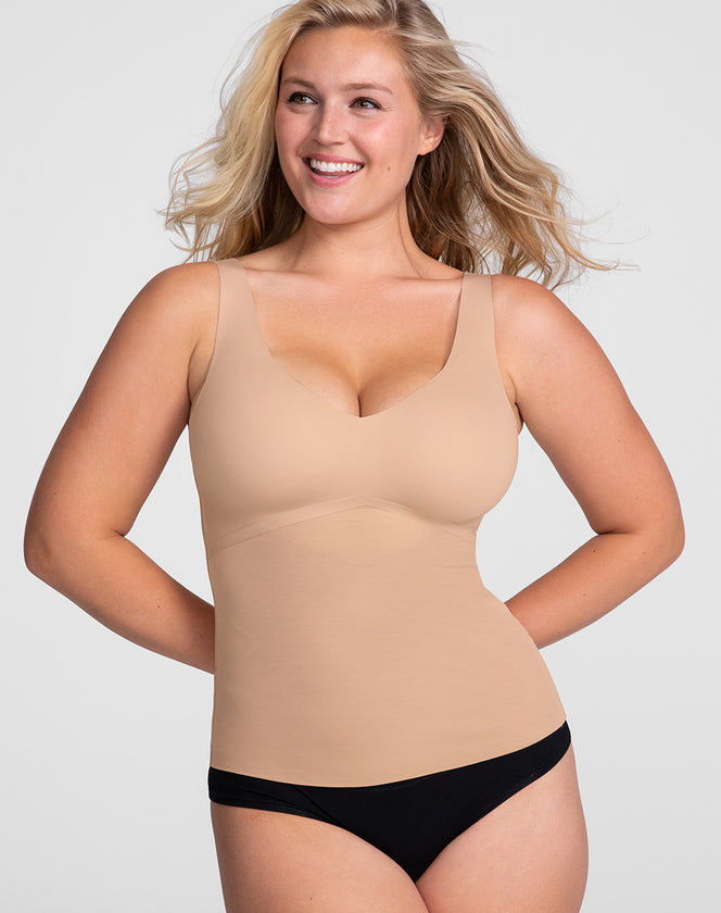 Model McCallah wearing liftwear-tank in size Large and color Sand, seen from the Front