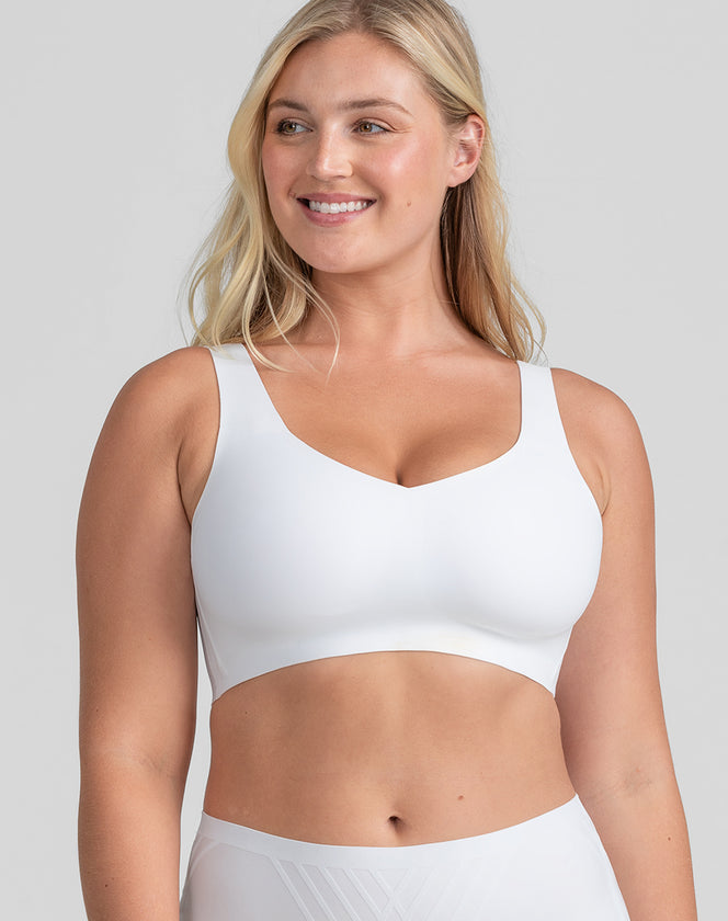 Honeylove - Not only do you get the same lift and support as a traditional  bra, but the V-Neck Bra's seamless design and smoothing microfabric make bra  bulge a thing of the