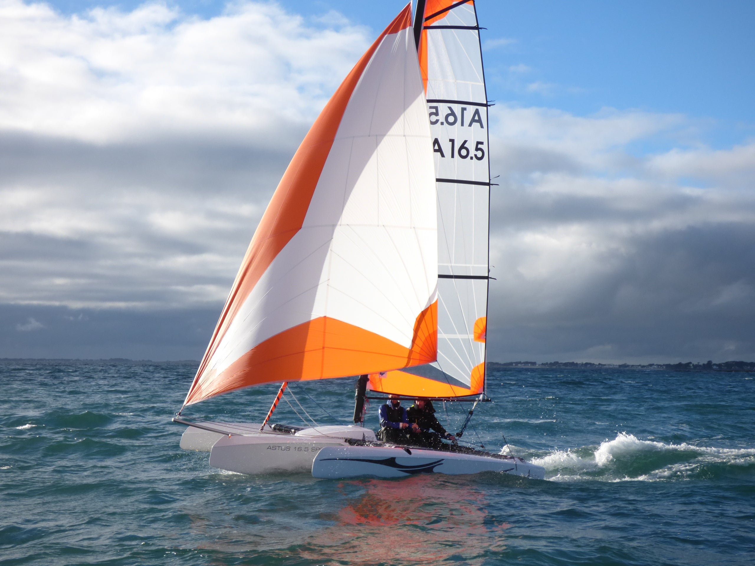 trimaran astus 16.5