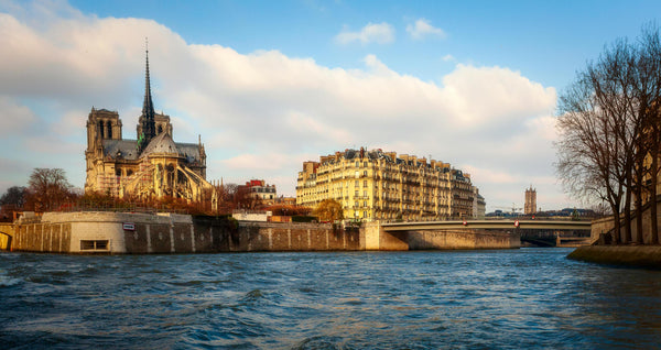 ile de la cite en trottinette electrique