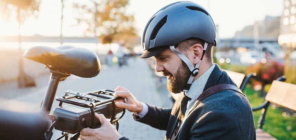 Accesorios de equipo de casco de bicicleta de carretera eléctrica barata
