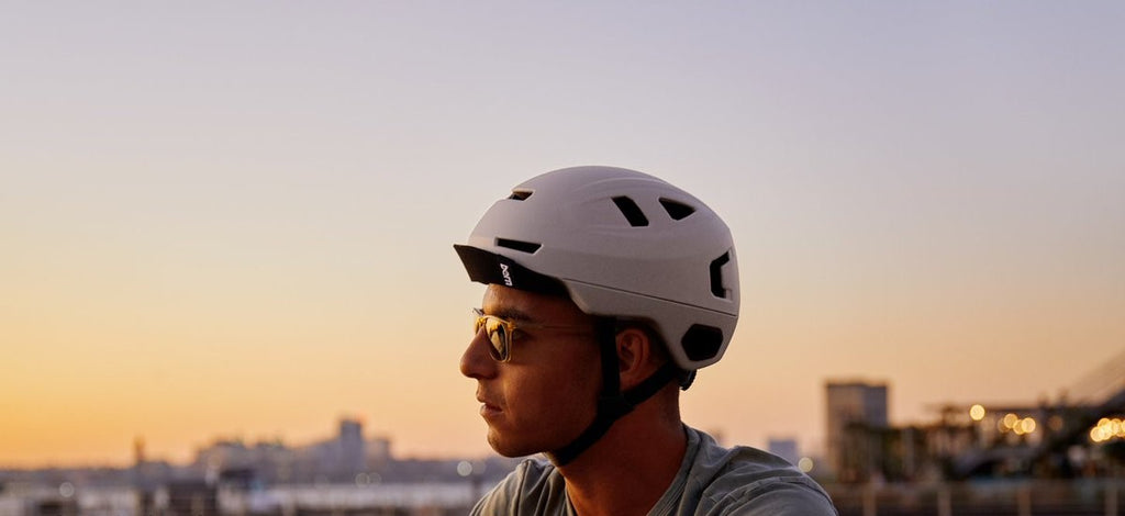casque de vélo bern hudson mips avec visière led blanc ville