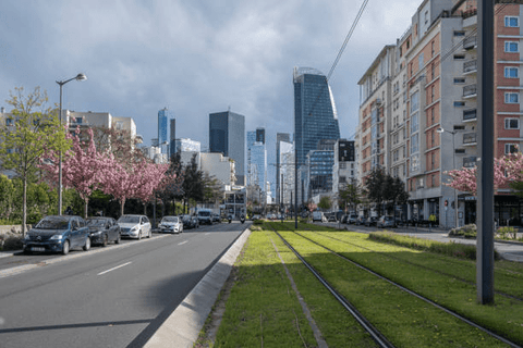 Le Centre Ville de Courbevoie en Trottinette Électrique