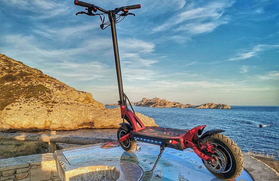 kaabo mantis gt trottinette électrique 2000w rouge bord de mer