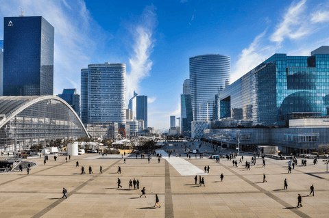 La Défense en Trottinette Électrique