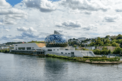 La Seine Musicale en Trottinette Électrique