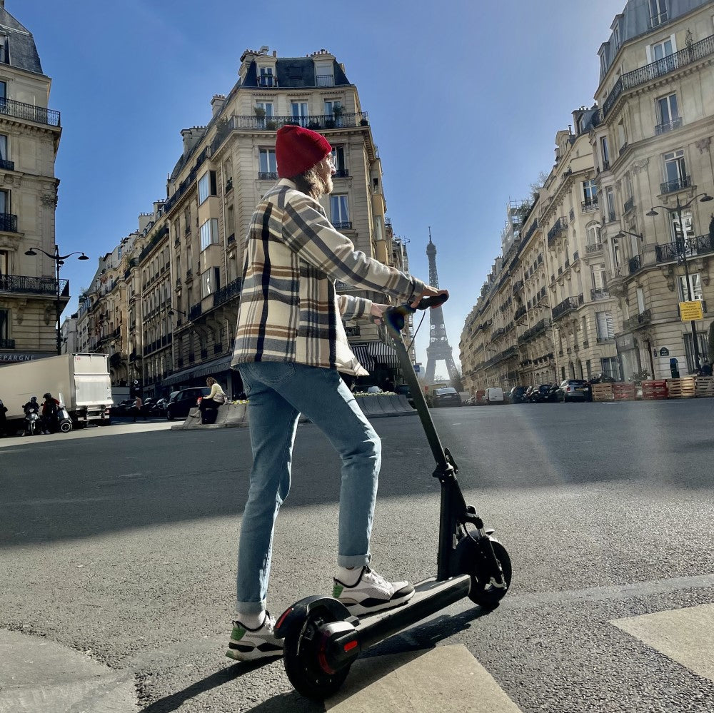 Advantages and Disadvantages of the Inöe Sweemie 2 Electric Scooter