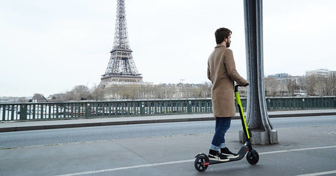 trottinette electrique paris tour eiffel