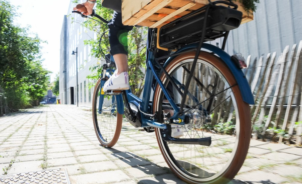 vélo électrique o2feel city up bleu moyen transport écologique