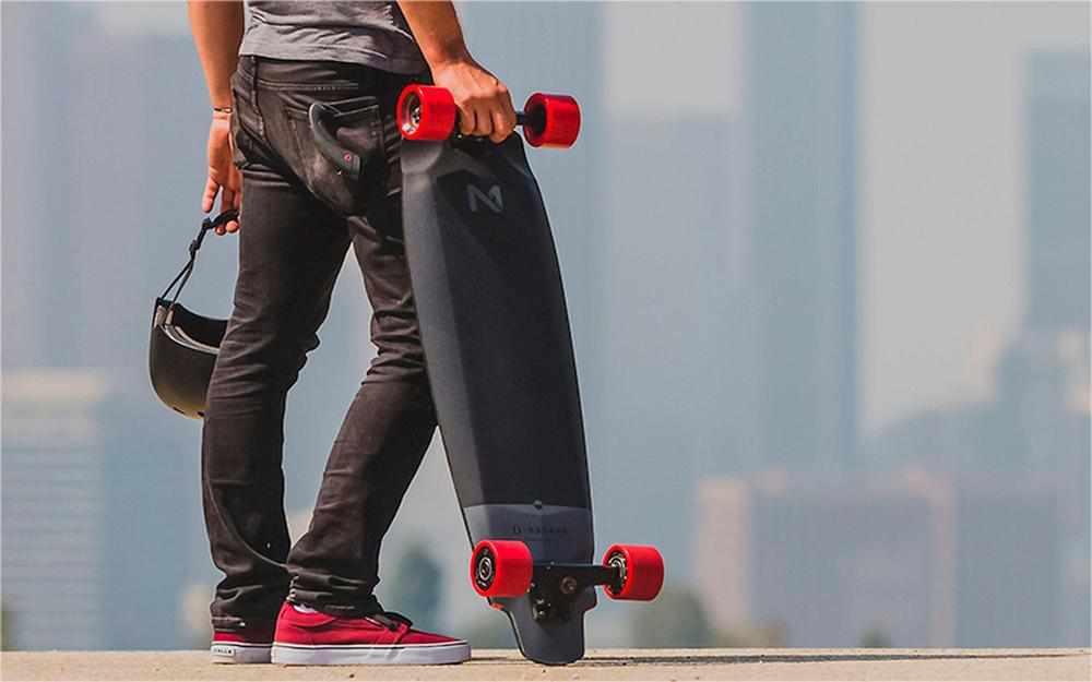 Un skateboard électrique modulable du débutant à l'expert – Elwing