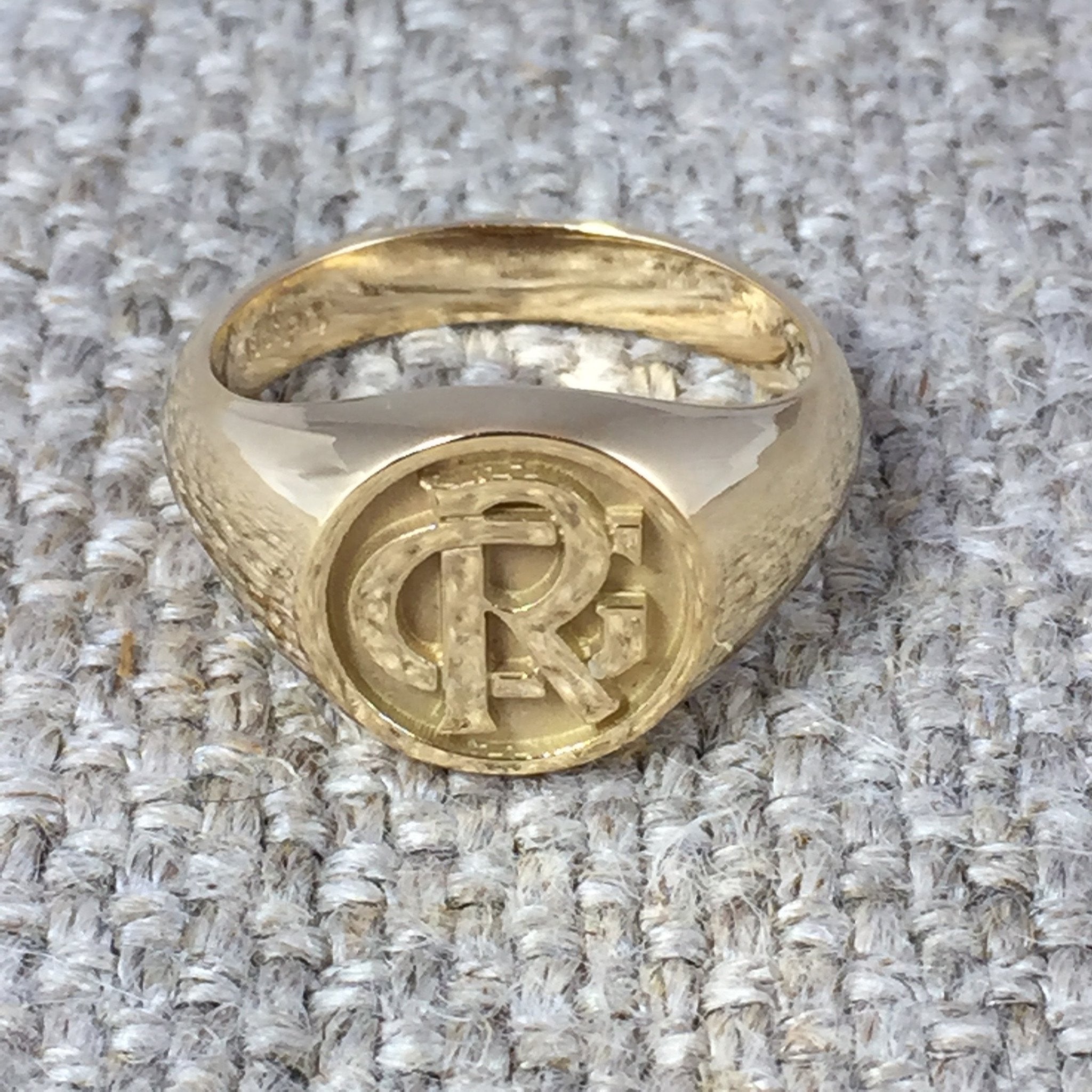 Circle Signet Ring With Block Monogram Rose Gold | IUCN Water