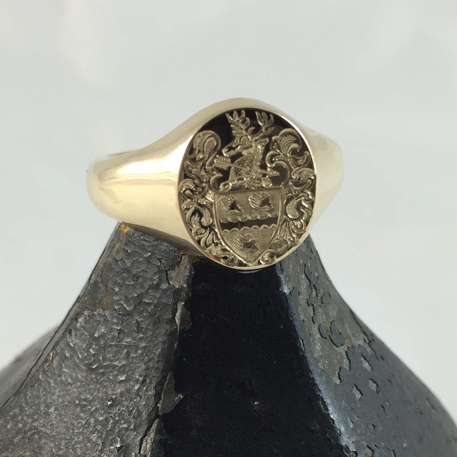 Family Coat of Arms Surface Engraved 14mm x 12mm - 9 Carat Yellow Gold ...