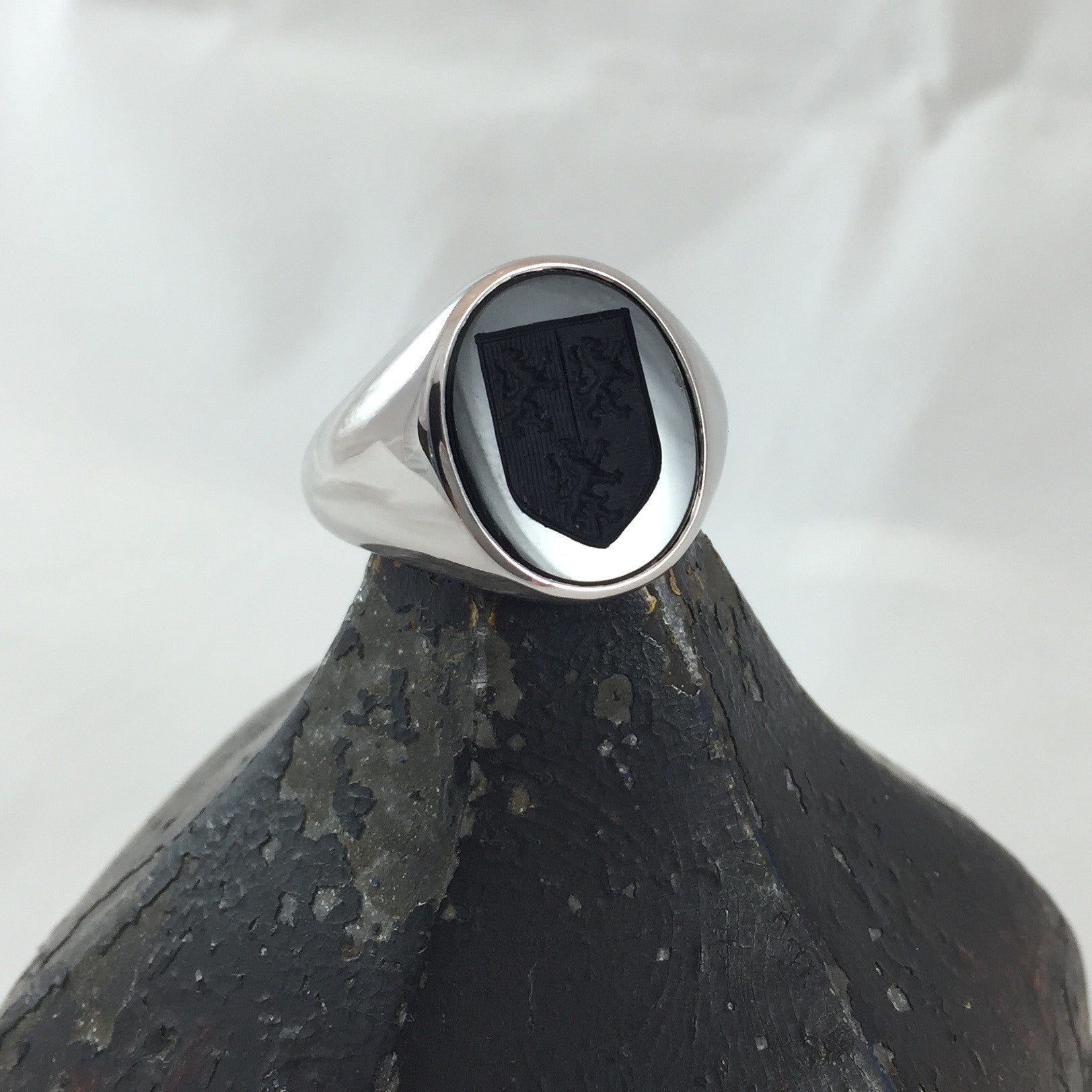 Seal Engraved Onyx Custom Made 16mm x 13mm - 9 Carat White Gold Signet ...