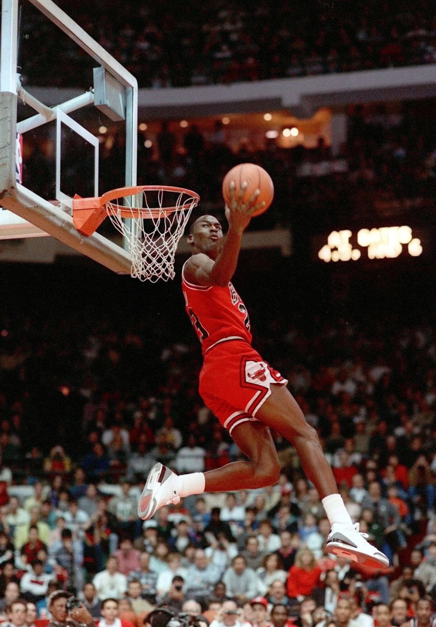 Michael Jordan - 1988 Dunk - Basketball 