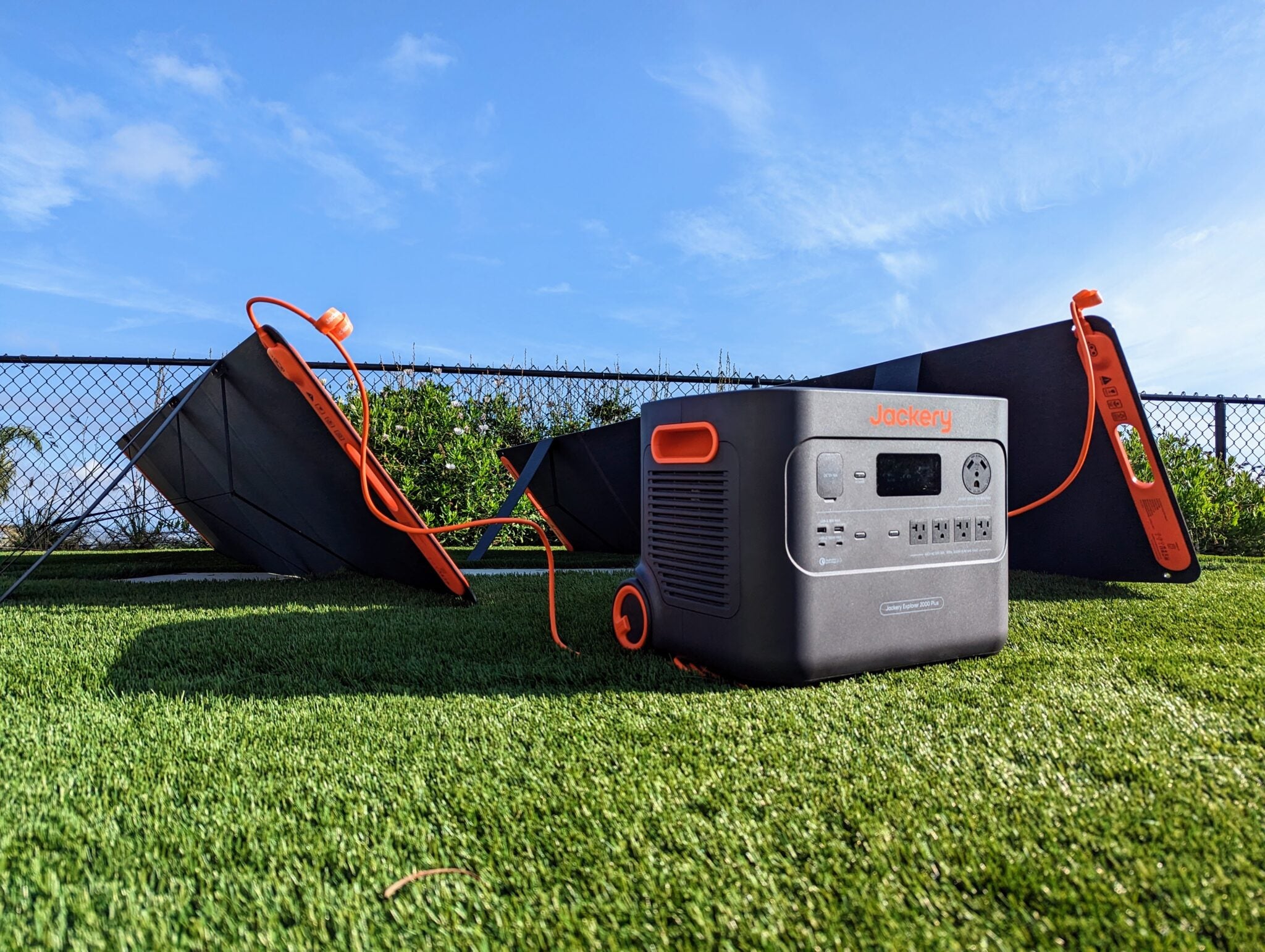 Jackery 2000 Plus CleanTechnica Tested