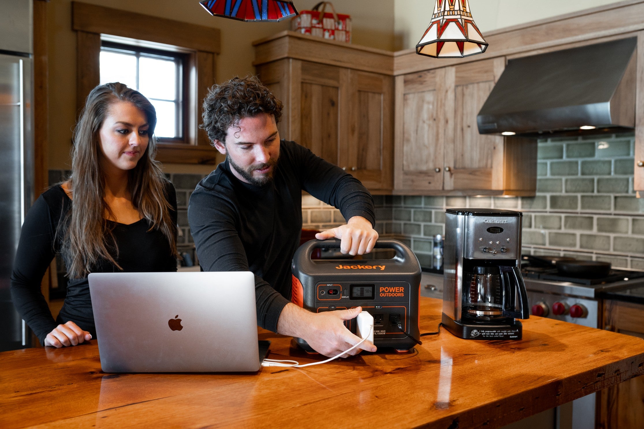 Portable Solar Generator for Power Outage