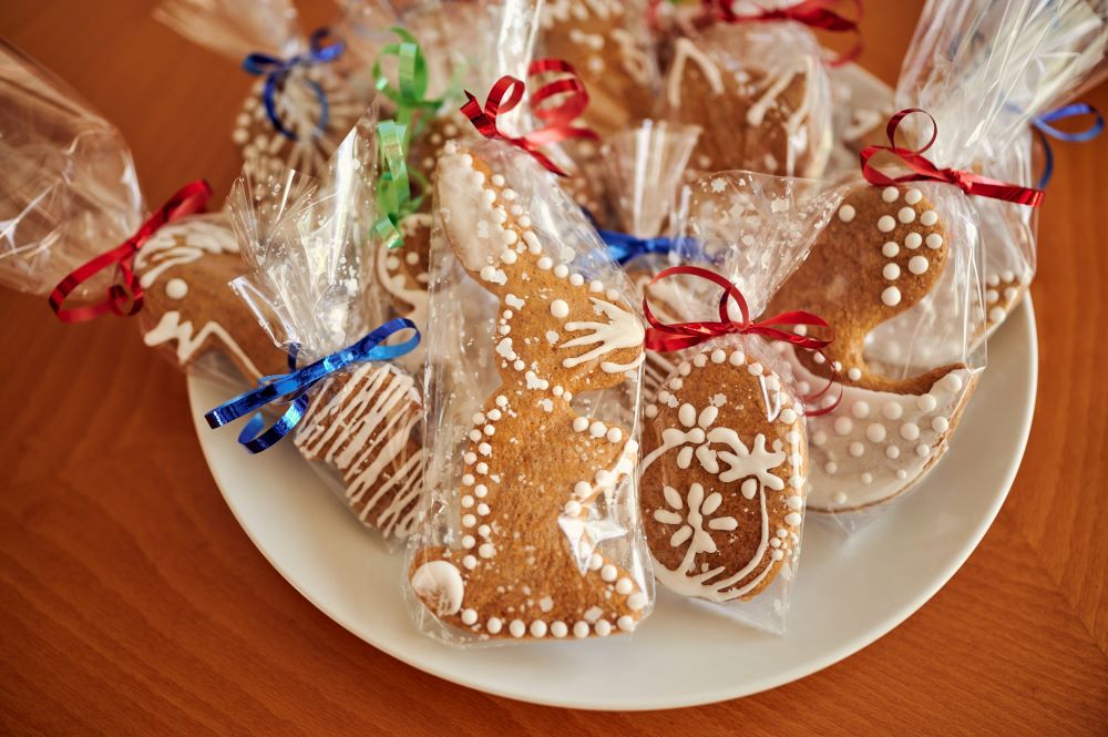 bunny shaped cookies as easter gifts