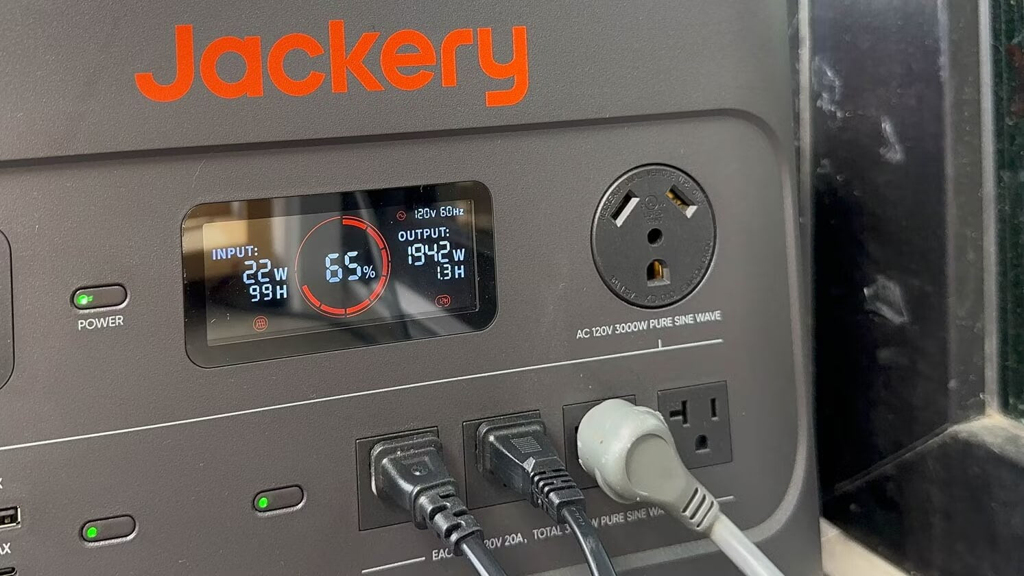 jackery 3000 pro combo 1900w output