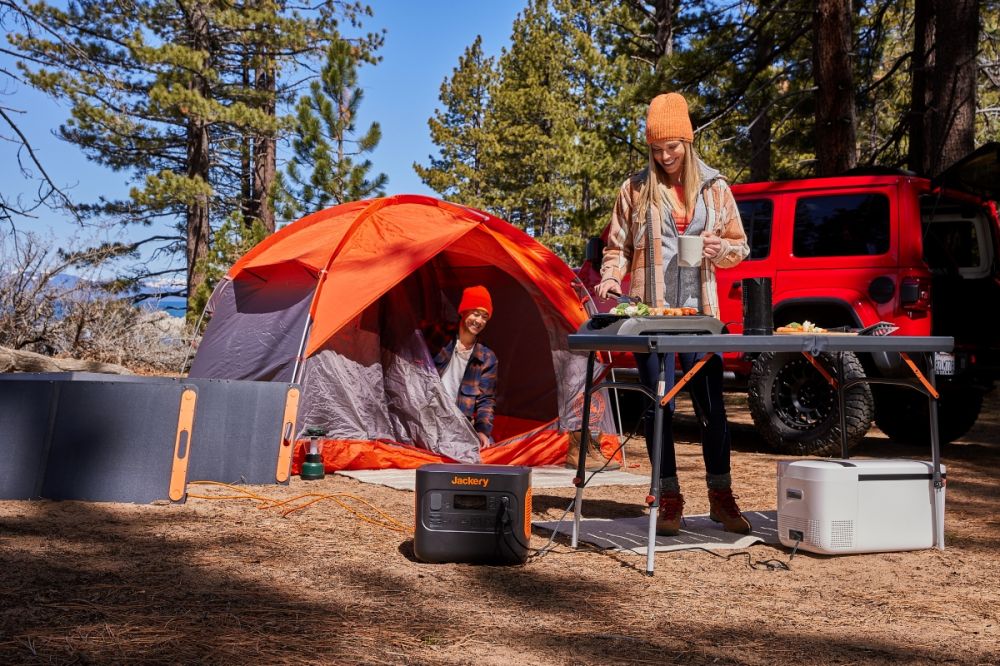 jackery explorer 2000 pro for charging camping appliances