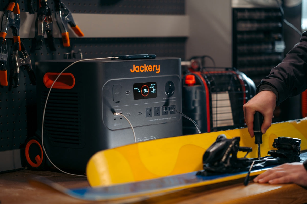 jackery explorer 3000 pro portable power station