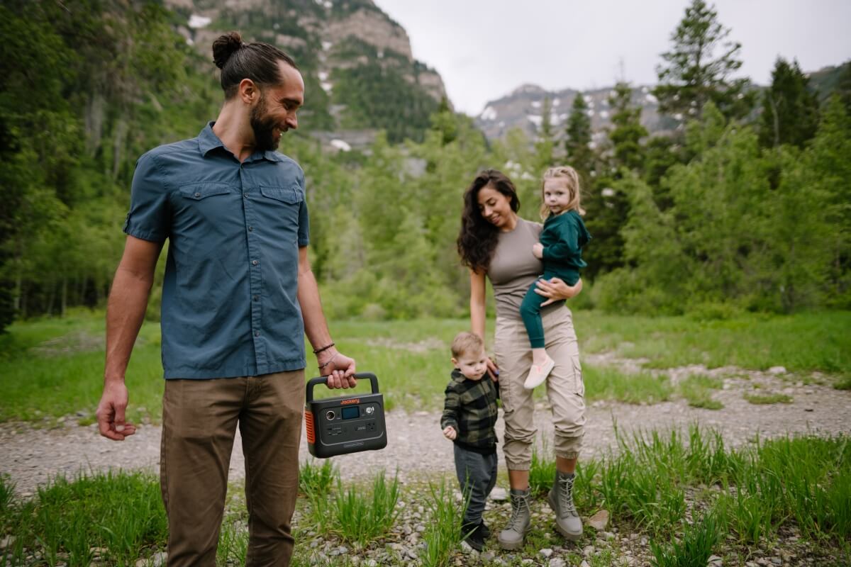 jackery explorer 300 plus portable power station