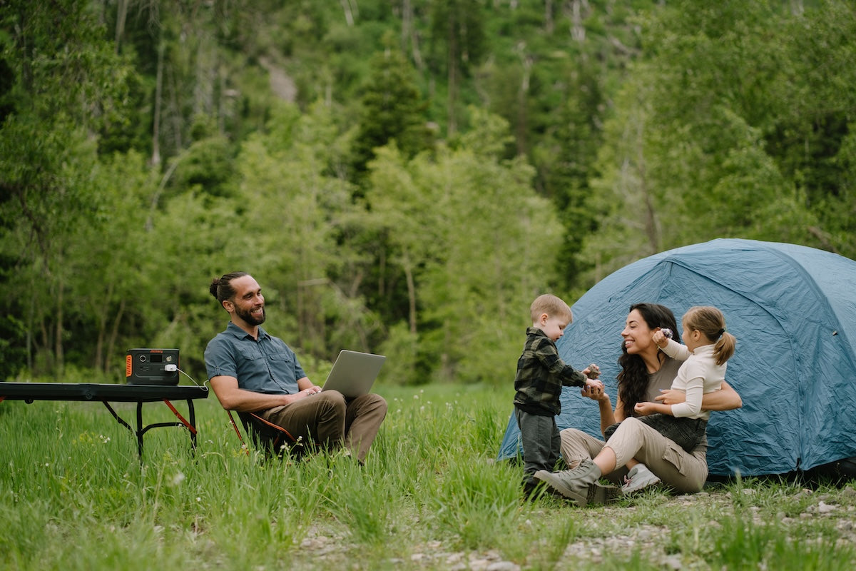 jackery explorer 300 plus portable power station for best picnic spot in dallas