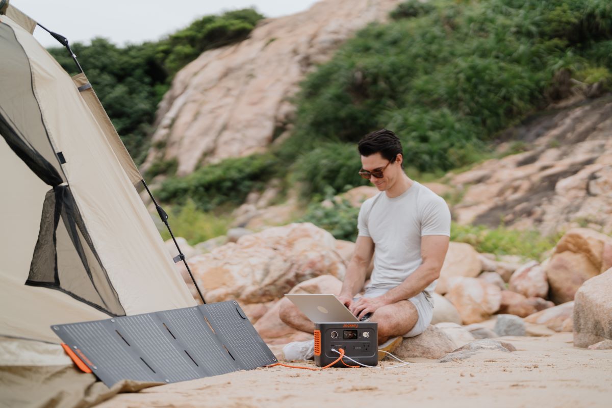 jackery explorer 300 plus small battery backup